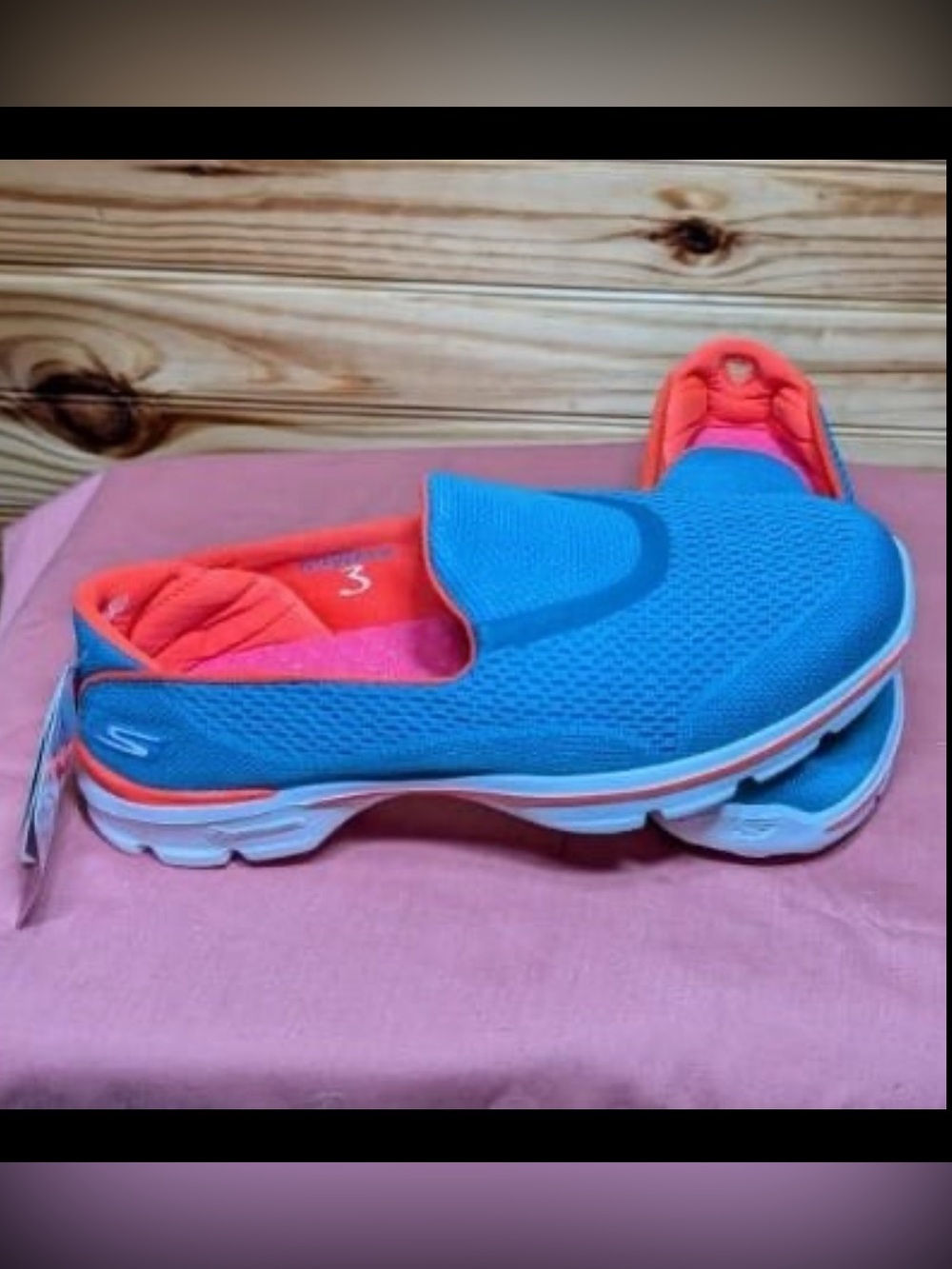Skechers go walk 3 gators orange & blue women’s 7 slip on walking sneakers NEW